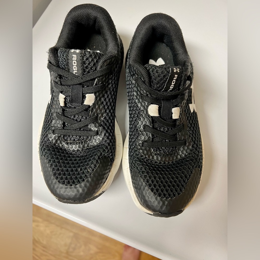 Under Armour Rogue Slip On Sneakers, Black w White, Size 12K Little Boy or Girl